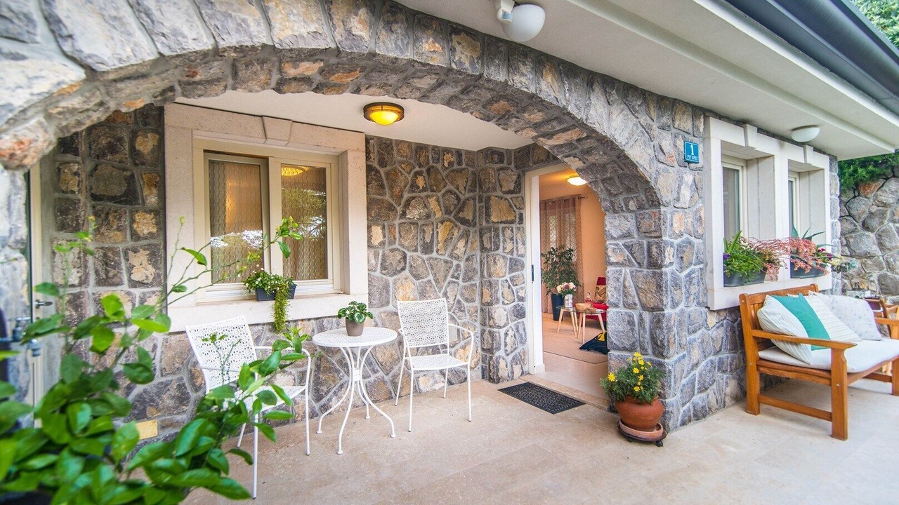 Photo of Outdoor in Opric