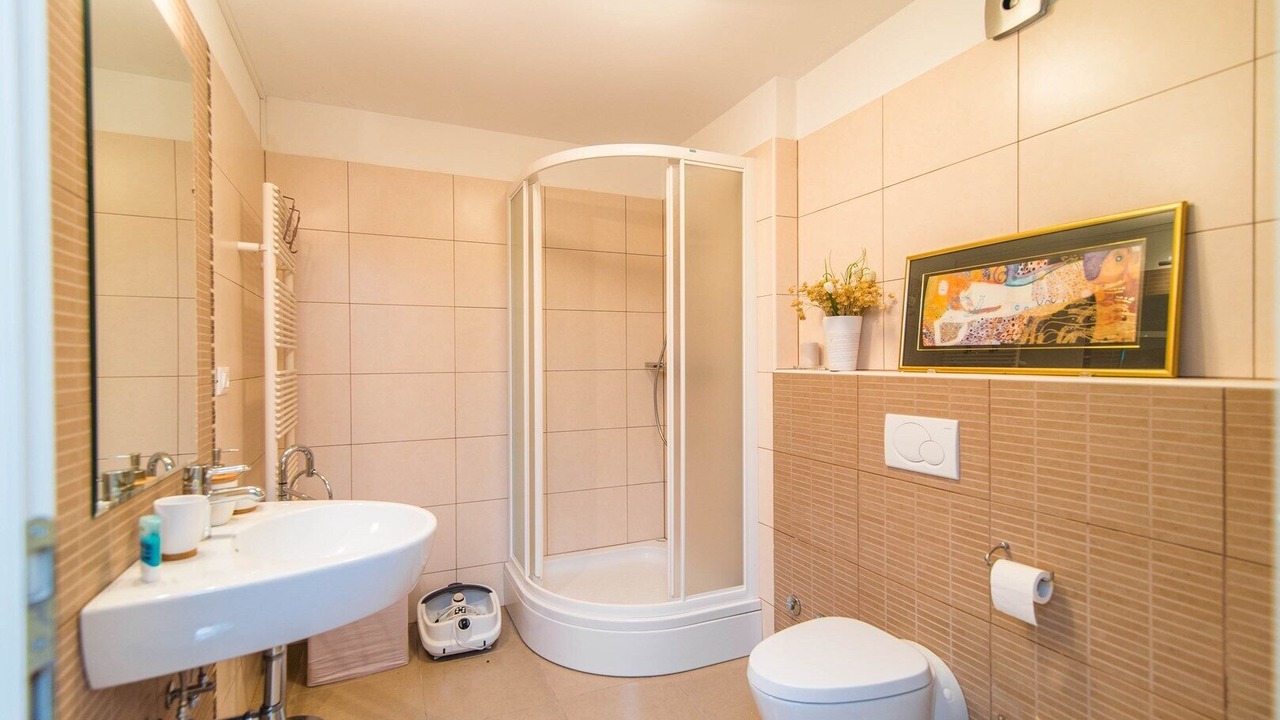 Photo of Bathroom in Opric