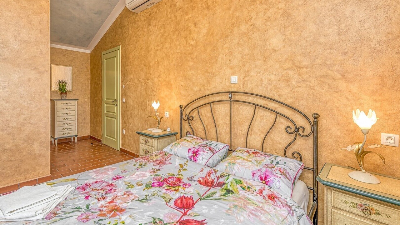 Photo of Bedroom in Sumber