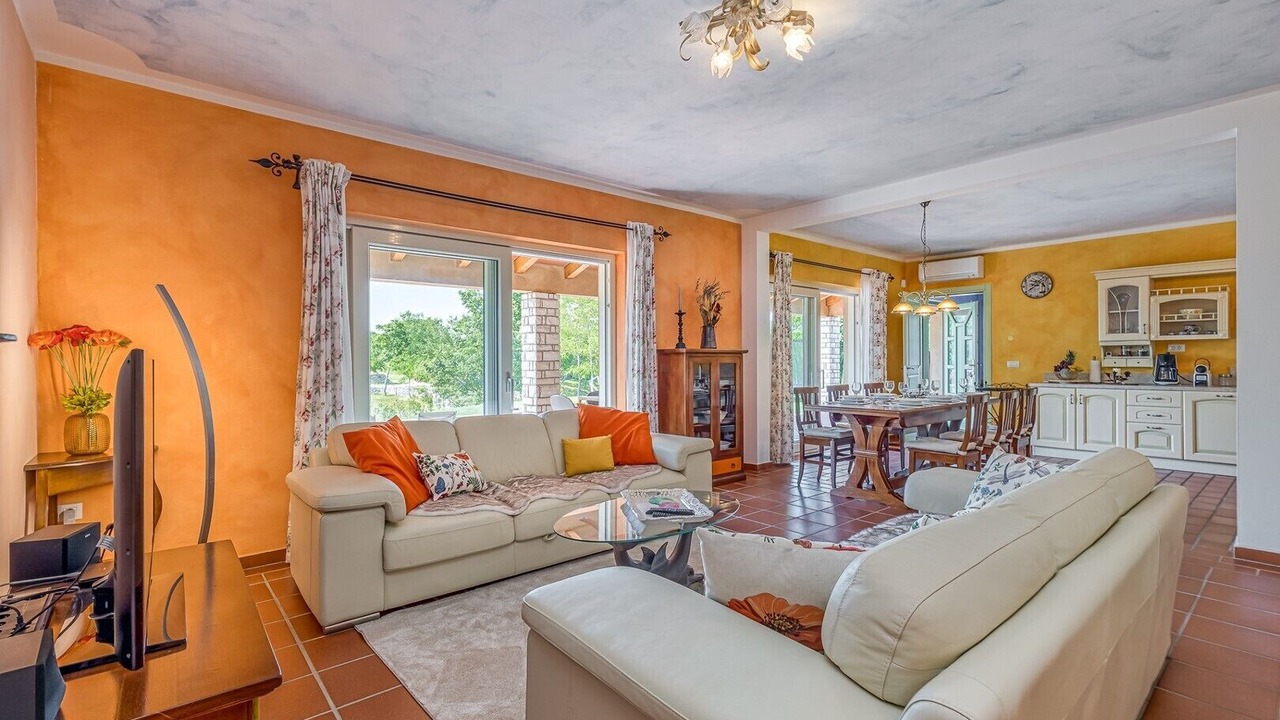 Photo of Livingroom in Sumber