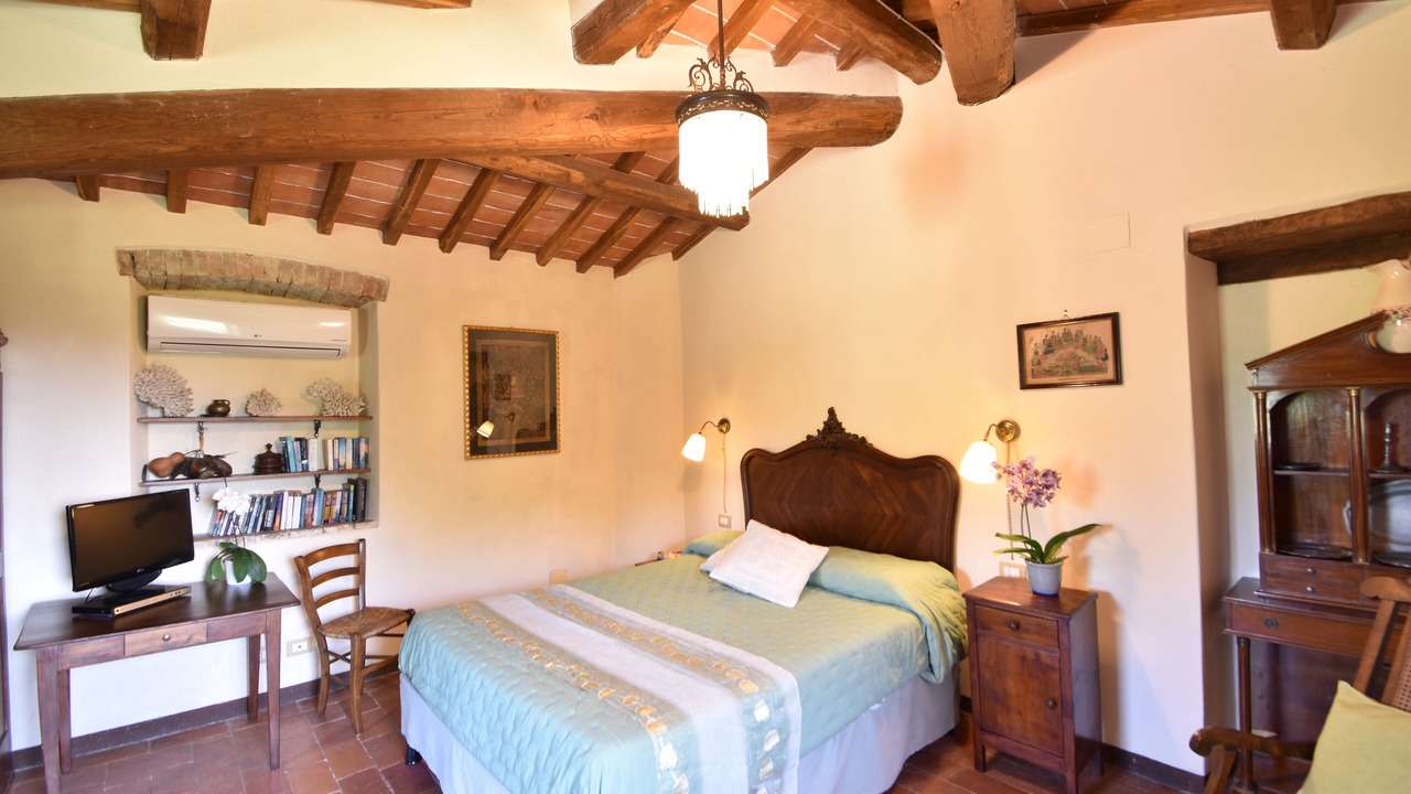 Photo of Bedroom in Villa Parigini