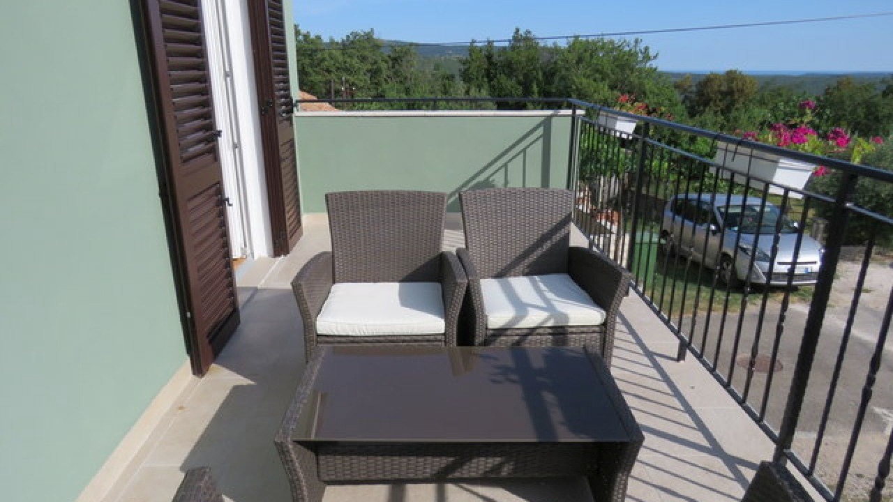 Photo of Patio Balcony in Topid