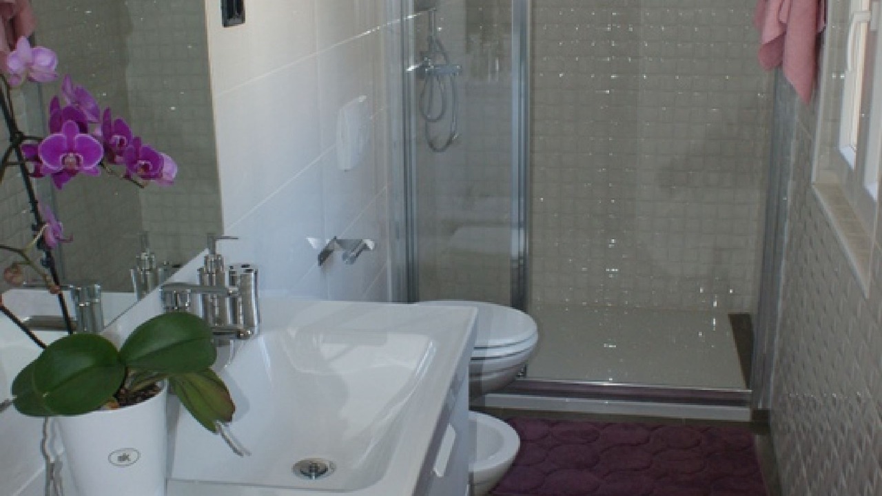 Photo of Bathroom in Topid