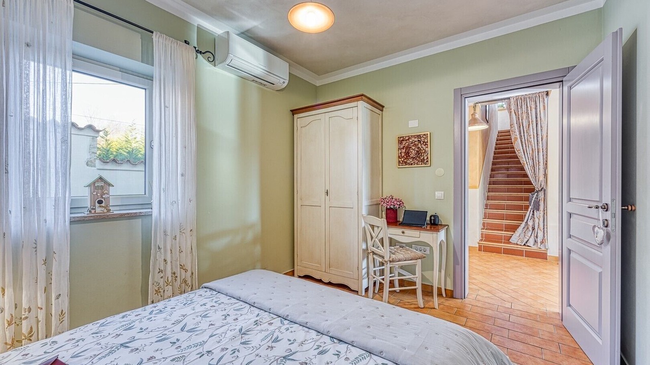 Photo of Bedroom in Sumber