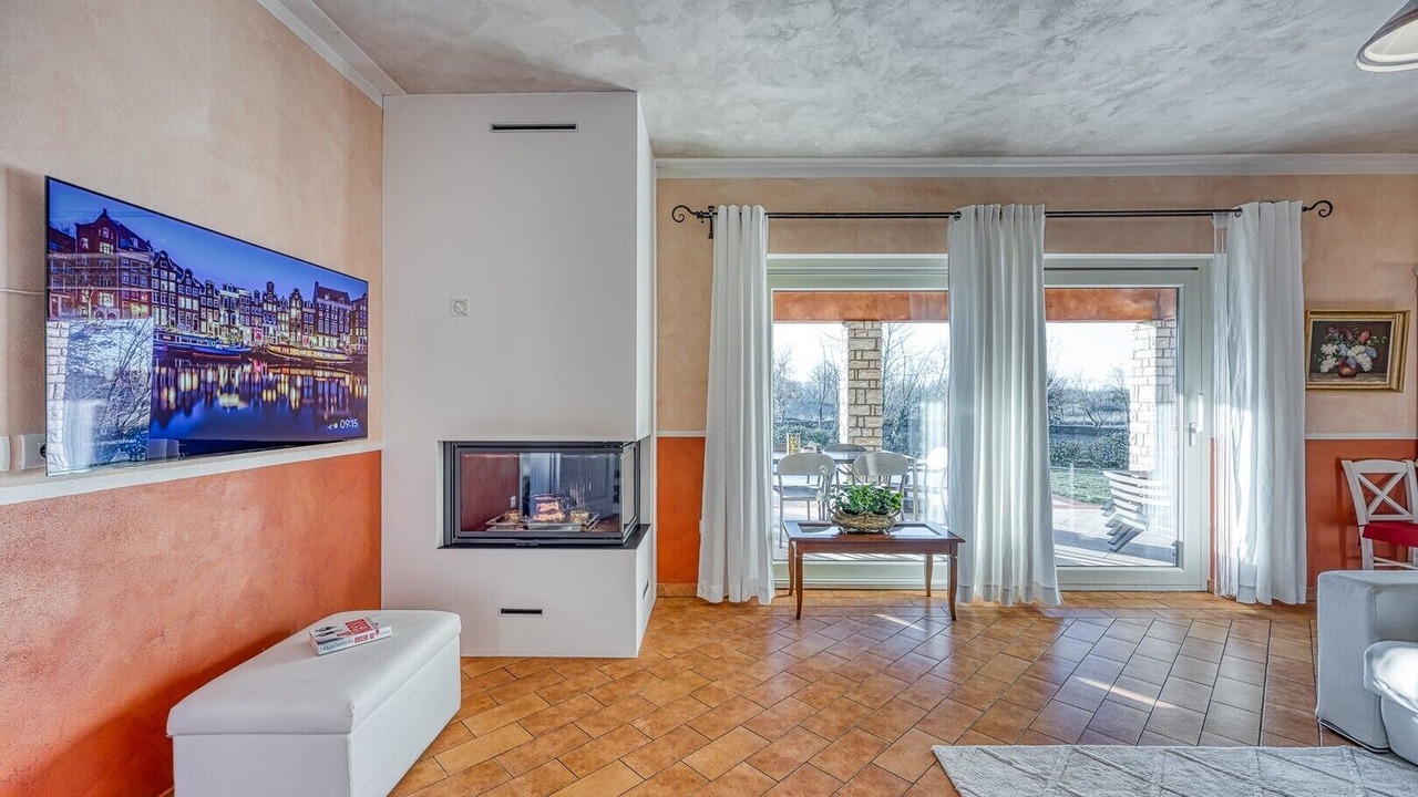 Photo of Livingroom in Sumber