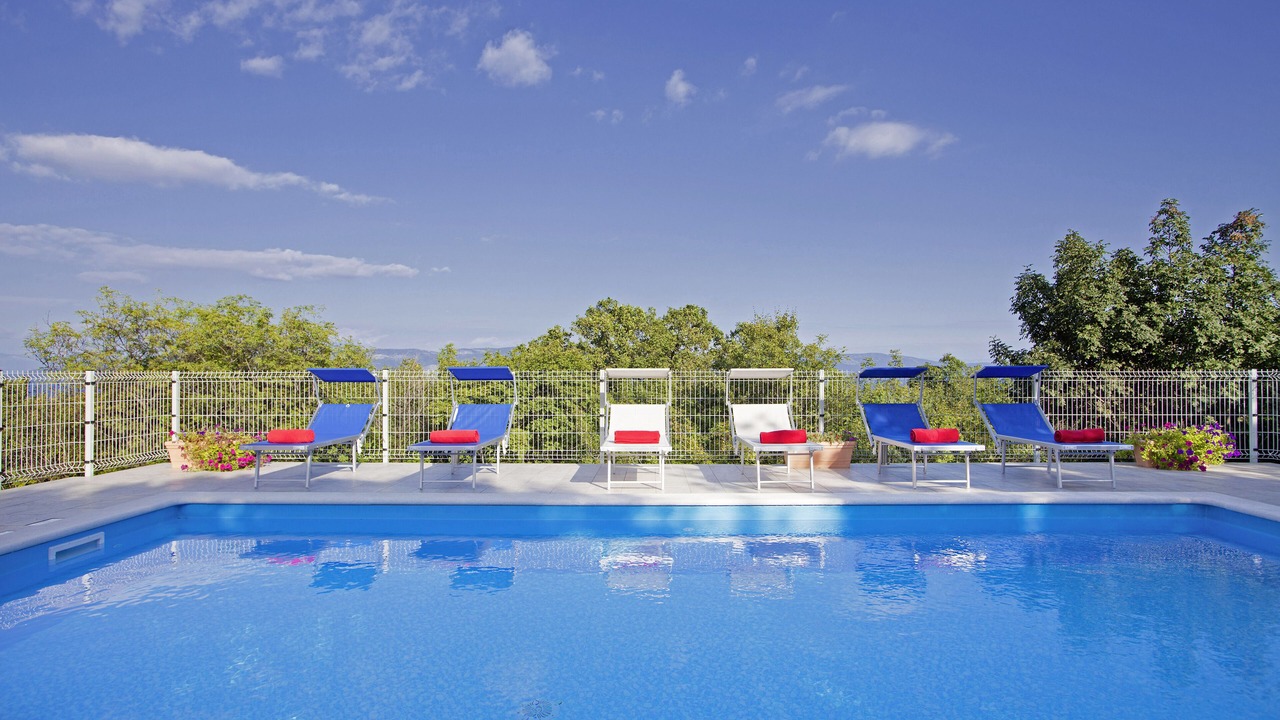 Photo of Outdoor in Crni