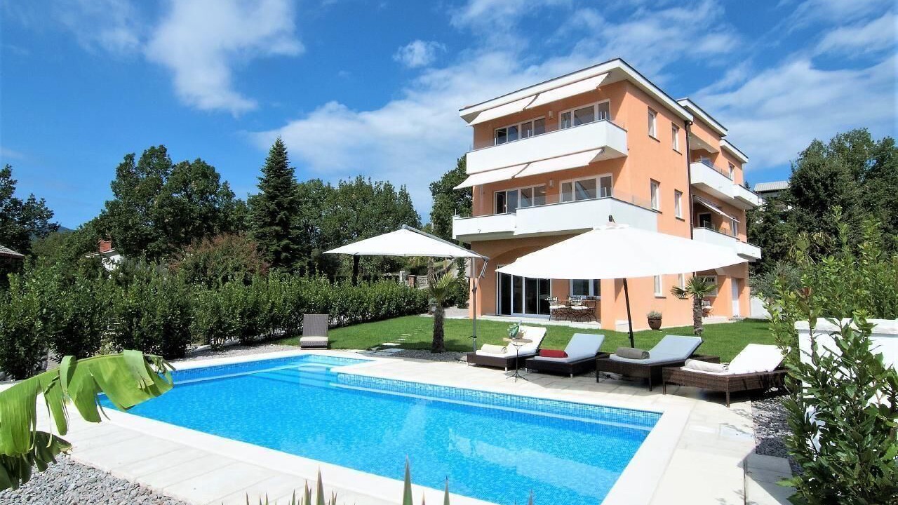 Photo of Outdoor in Rubesi