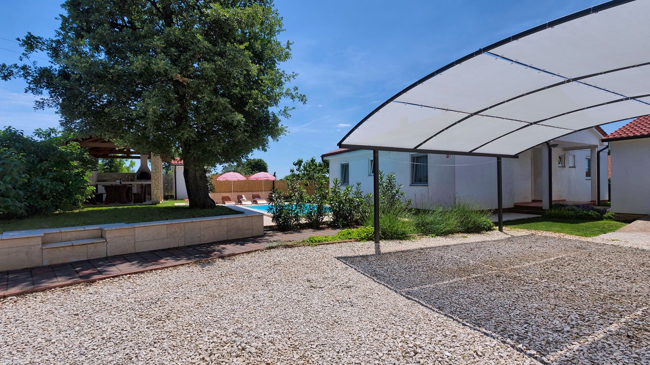 Photo of Outdoor in Loborika