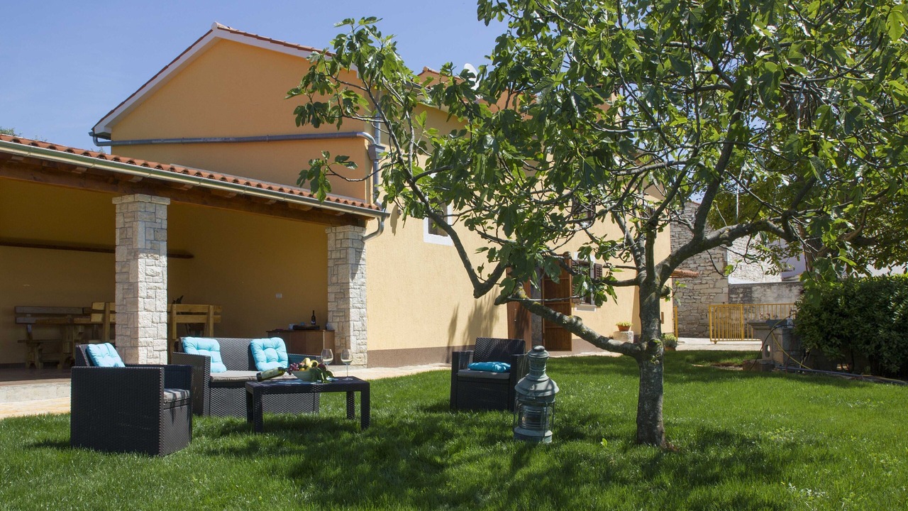 Photo of Patio Balcony in Mali Vareski