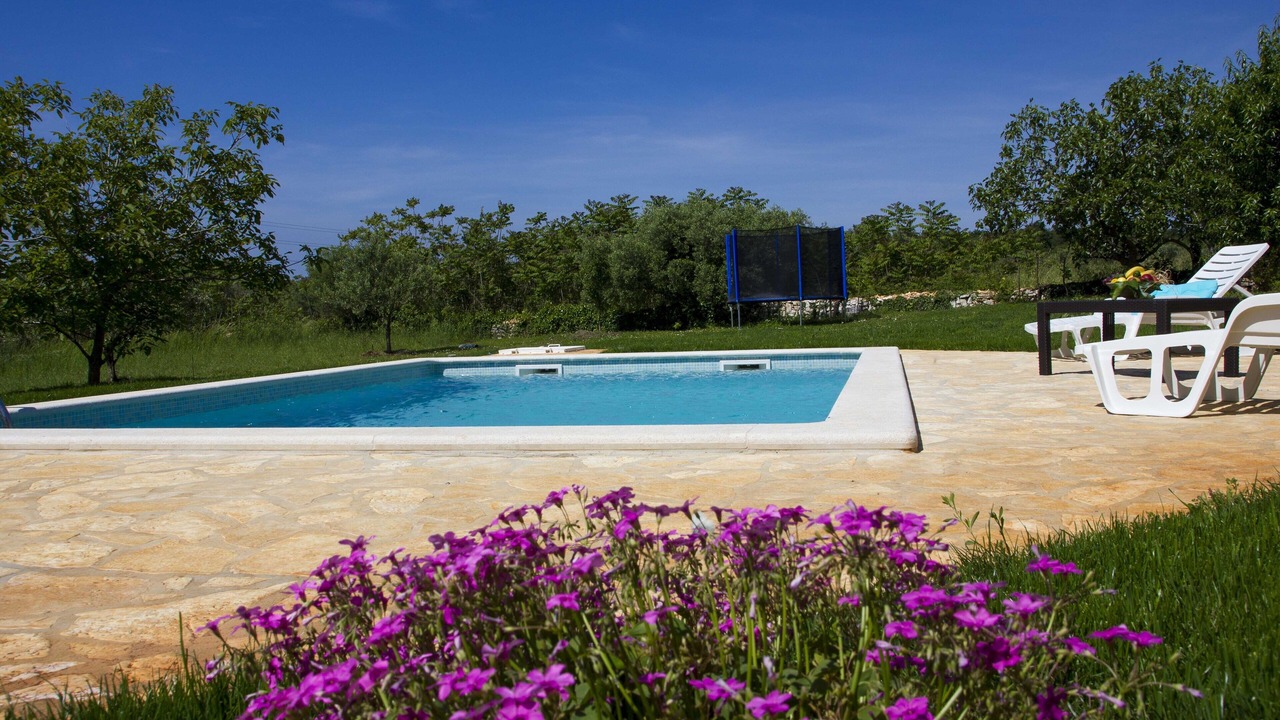 Photo of Outdoor in Mali Vareski