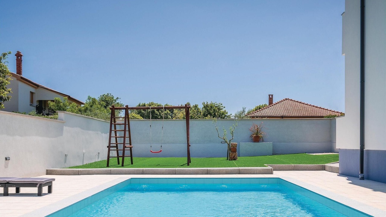 Photo of Outdoor in Loborika