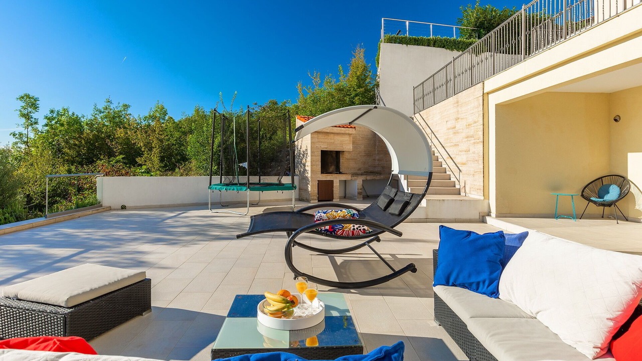 Photo of Patio Balcony in Pobri