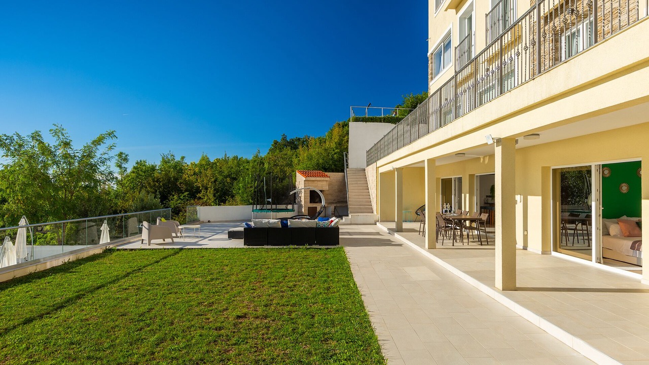 Photo of Patio Balcony in Pobri