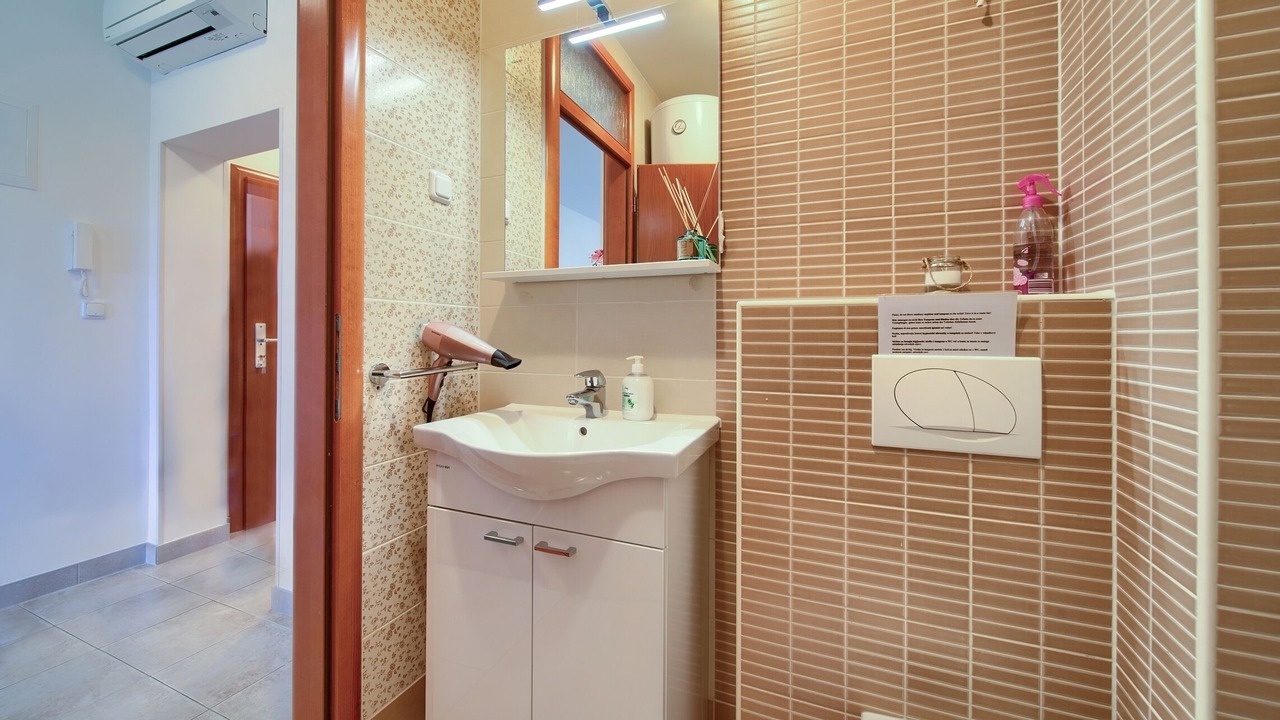 Photo of Bathroom in Silo