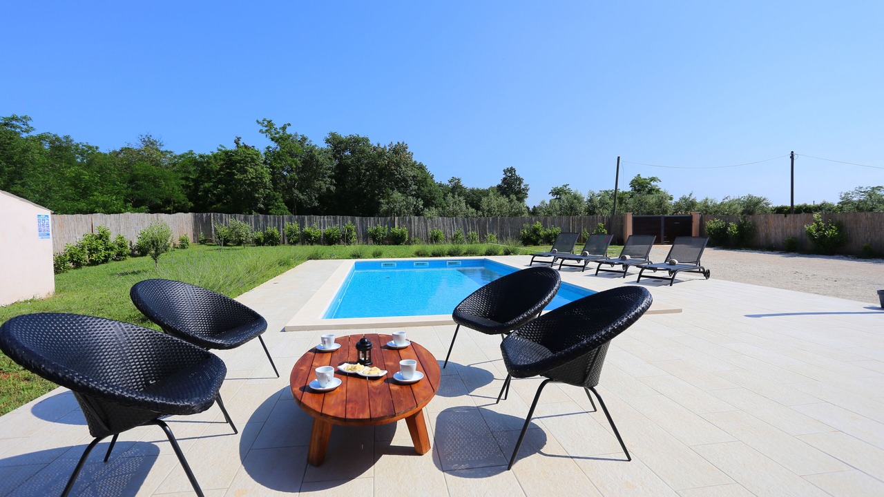 Photo of Outdoor in Loborika