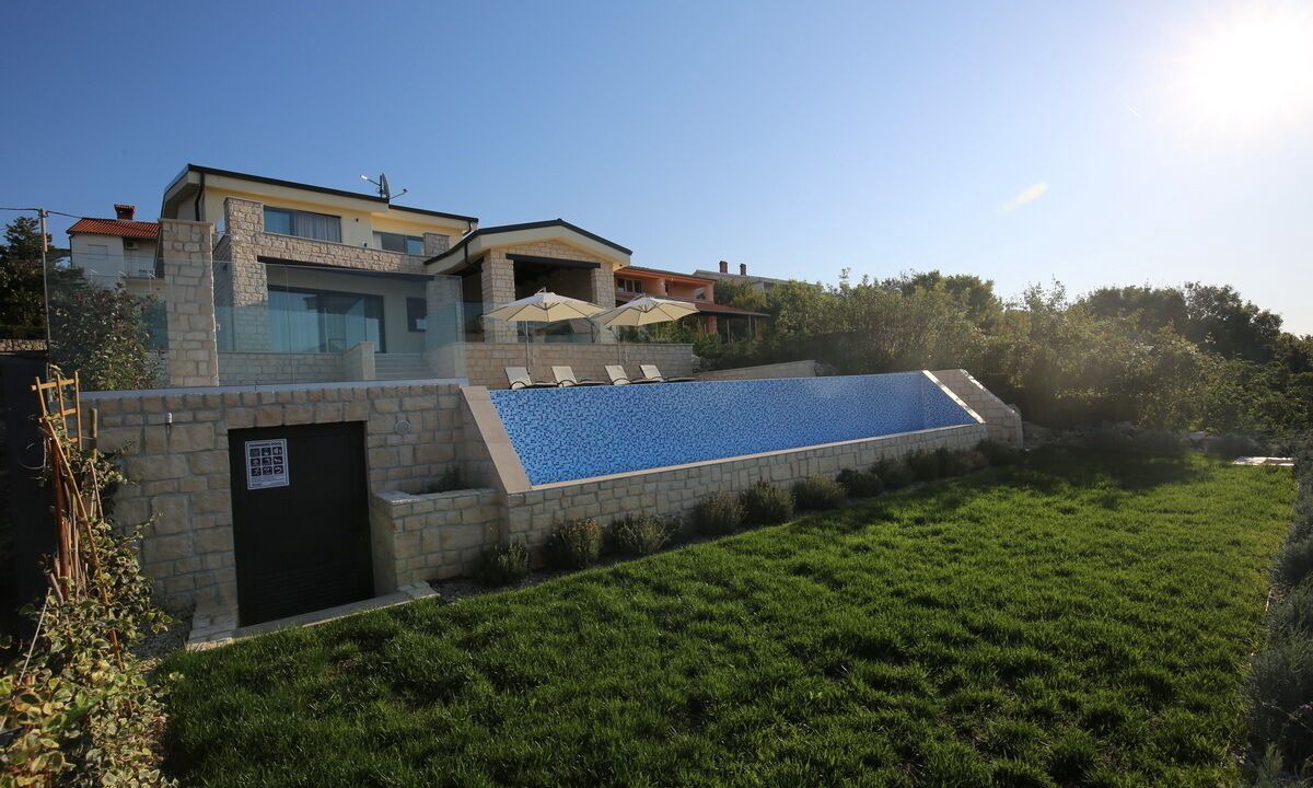 Photo of Outdoor in Smrika