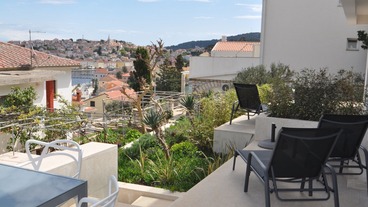 Photo of Outdoor in Cove Murtar