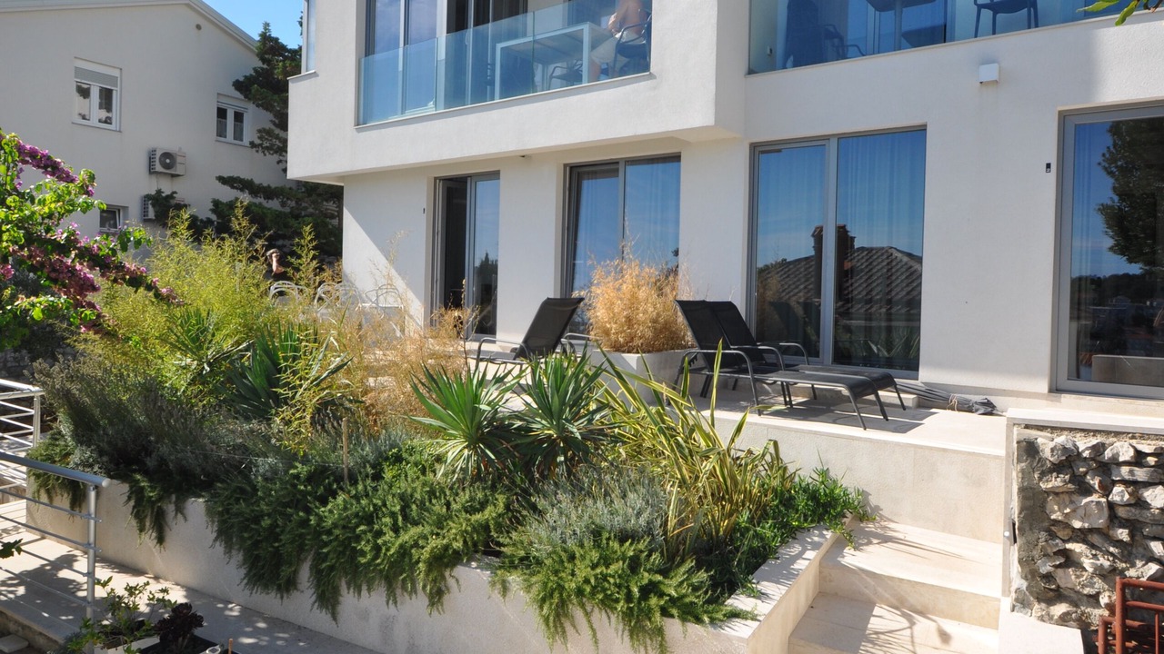 Photo of Outdoor in Cove Murtar
