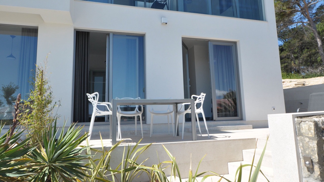 Photo of Outdoor in Cove Murtar