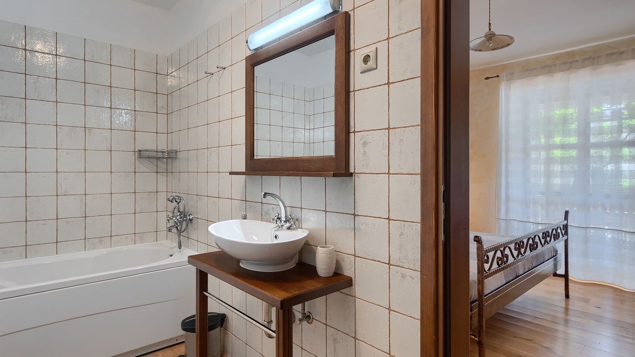 Photo of Bathroom in Gajana