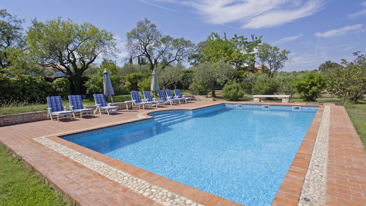 Photo of Outdoor in Kavran