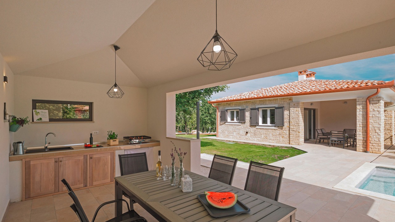 Photo of Outdoor in Rasa