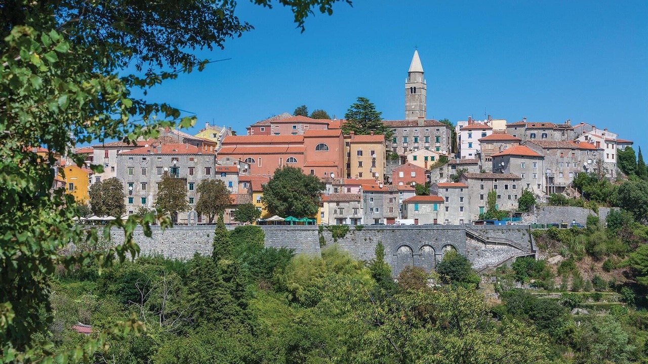 Photo of Others in Kapelica