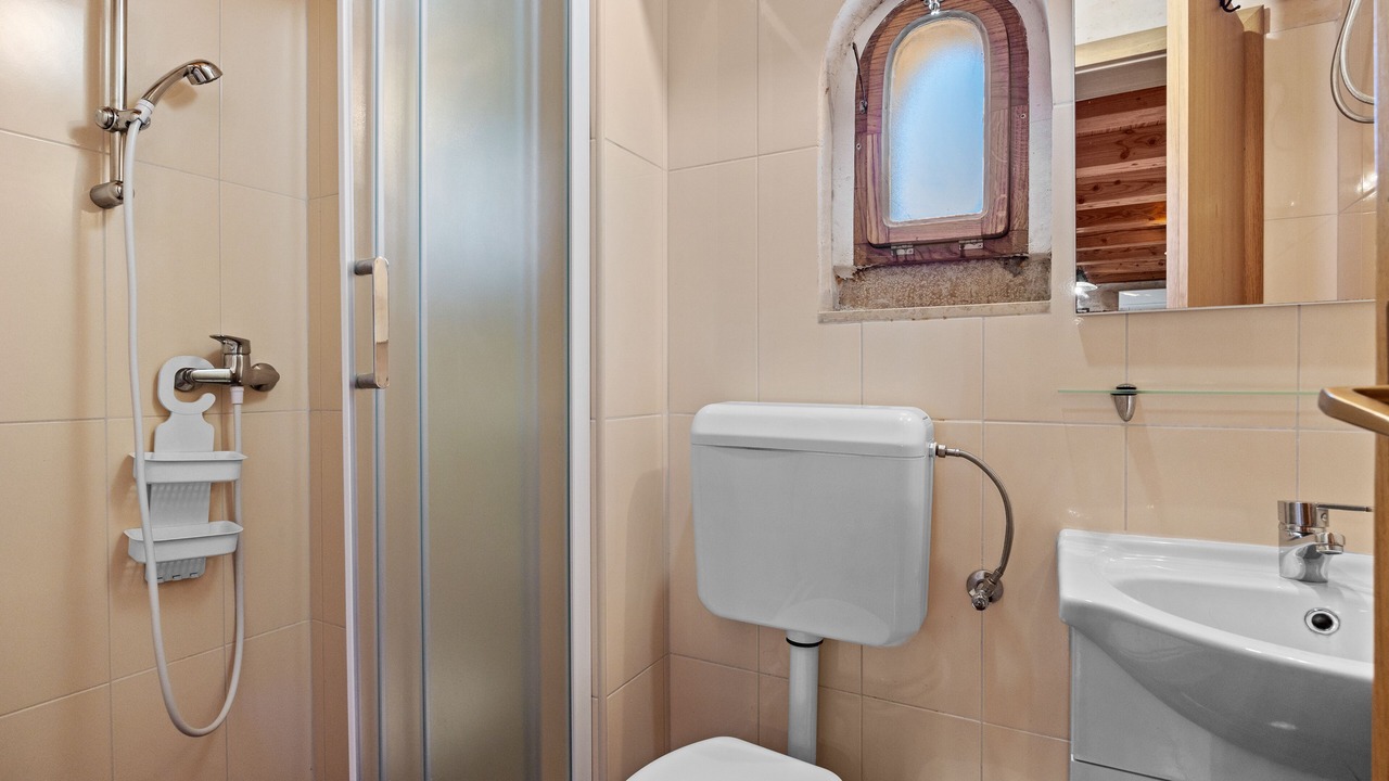 Photo of Bathroom in Kavran