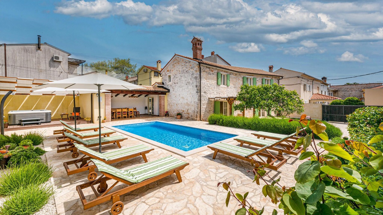 Photo of Outdoor in Mali Vareski