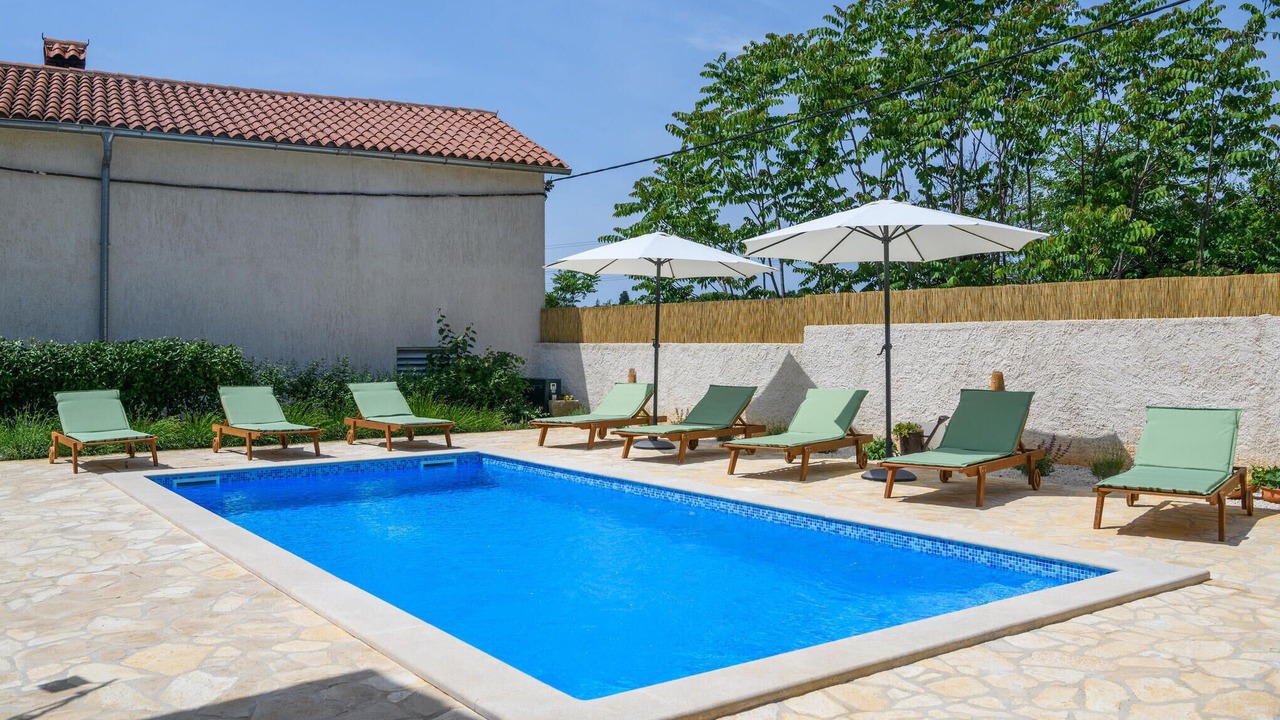 Photo of Outdoor in Mali Vareski