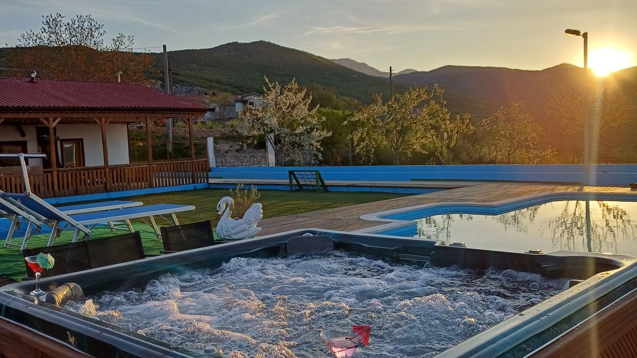 Photo of Outdoor in Srijane
