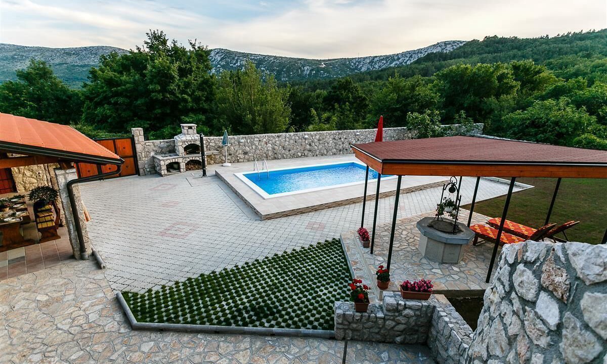 Photo of Outdoor in Drivenik