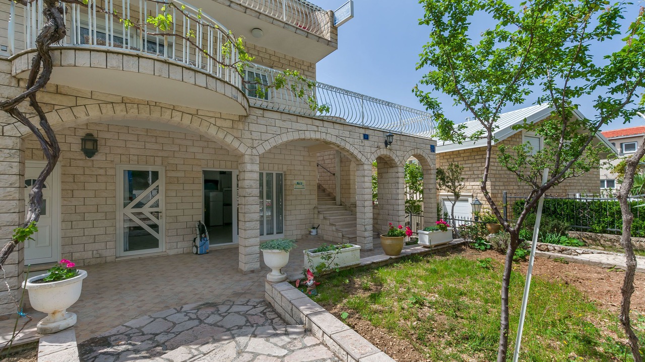 Photo of Outdoor in Tice