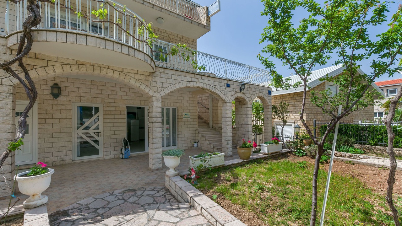 Photo of Outdoor in Tice