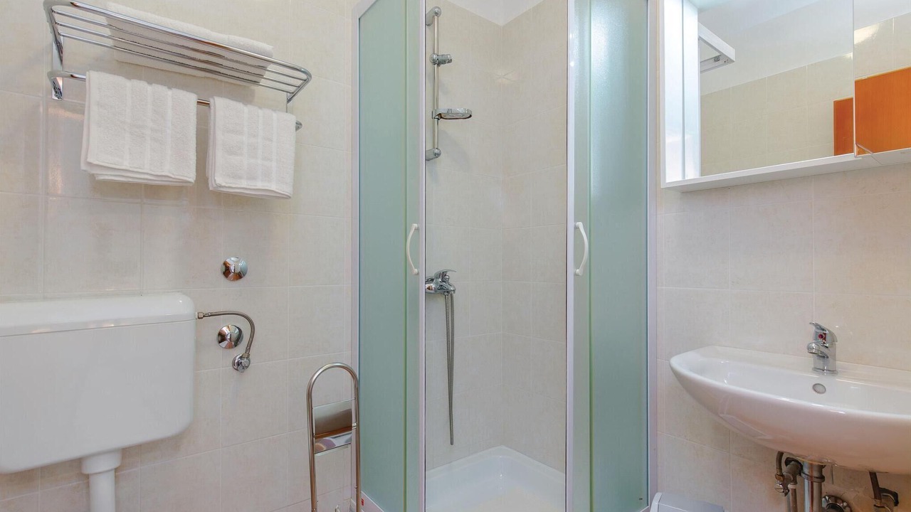 Photo of Bathroom in Bakar
