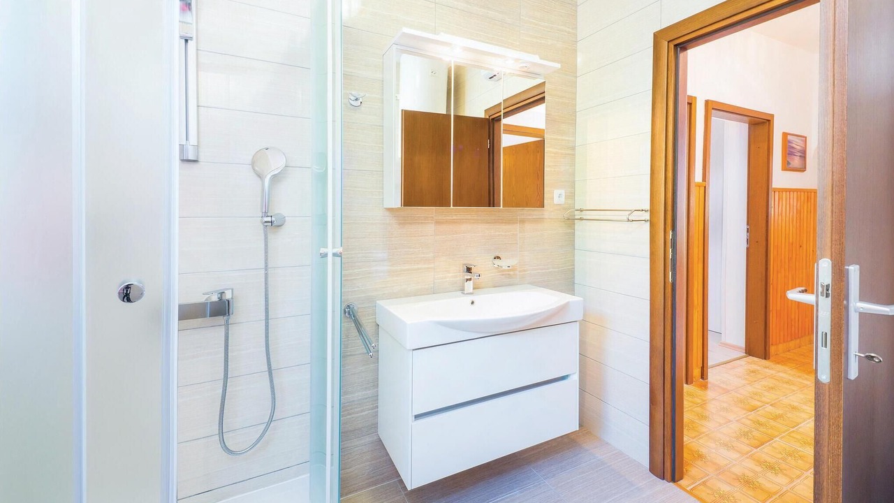 Photo of Bathroom in Pobri