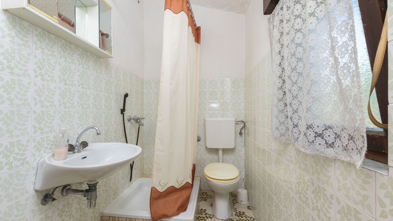 Photo of Bathroom in Tice