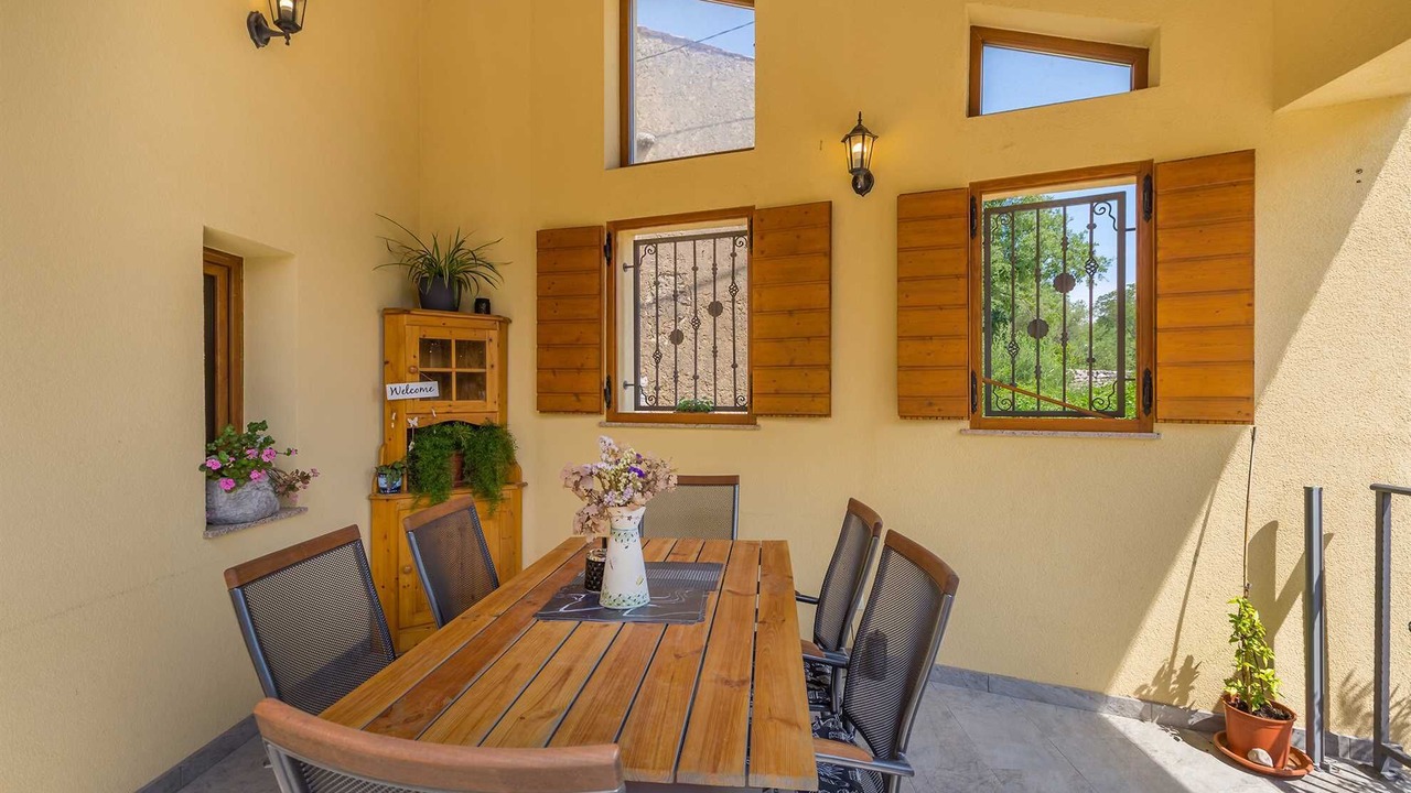 Photo of Outdoor in Risika