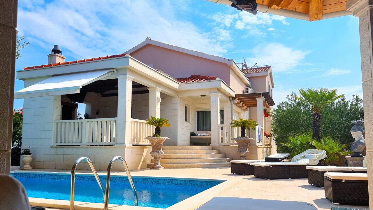 Photo of Outdoor in Necujam