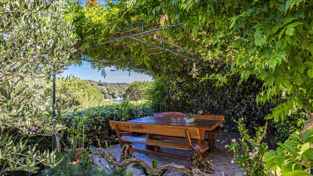 Photo of Outdoor in Suha Punta