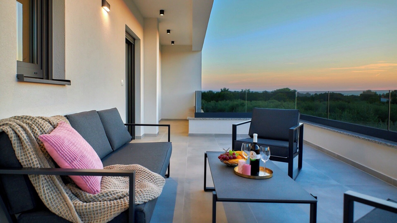 Photo of Patio Balcony in Loborika
