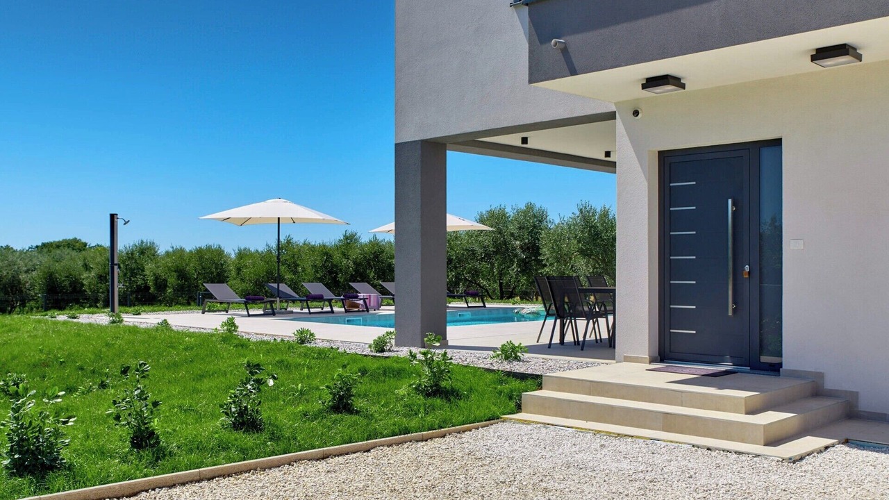 Photo of Outdoor in Loborika