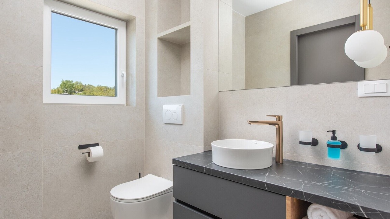Photo of Bathroom in Srijane