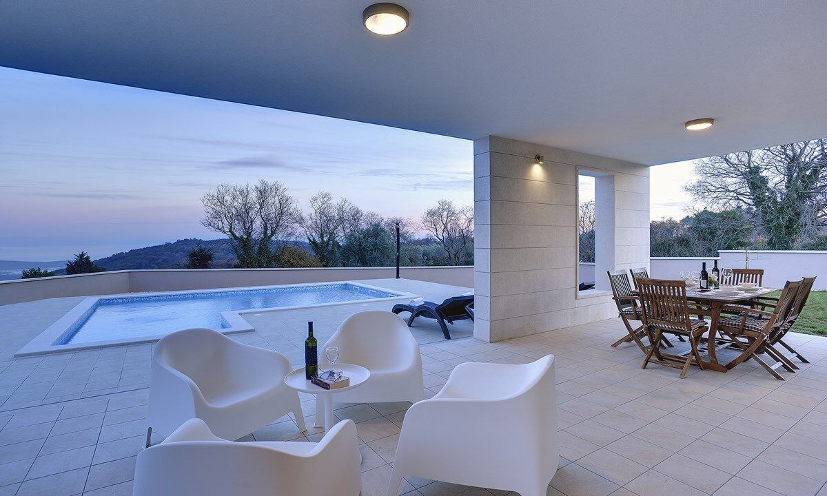 Photo of Outdoor in Kavran
