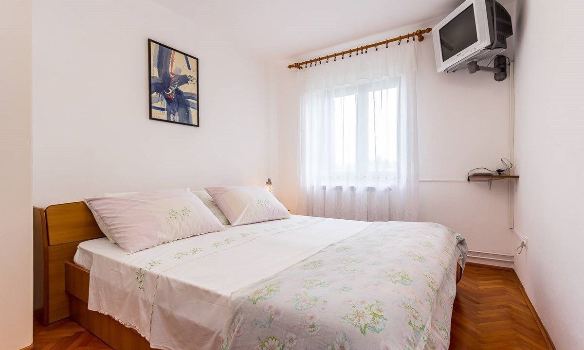 Photo of Bedroom in Gajana