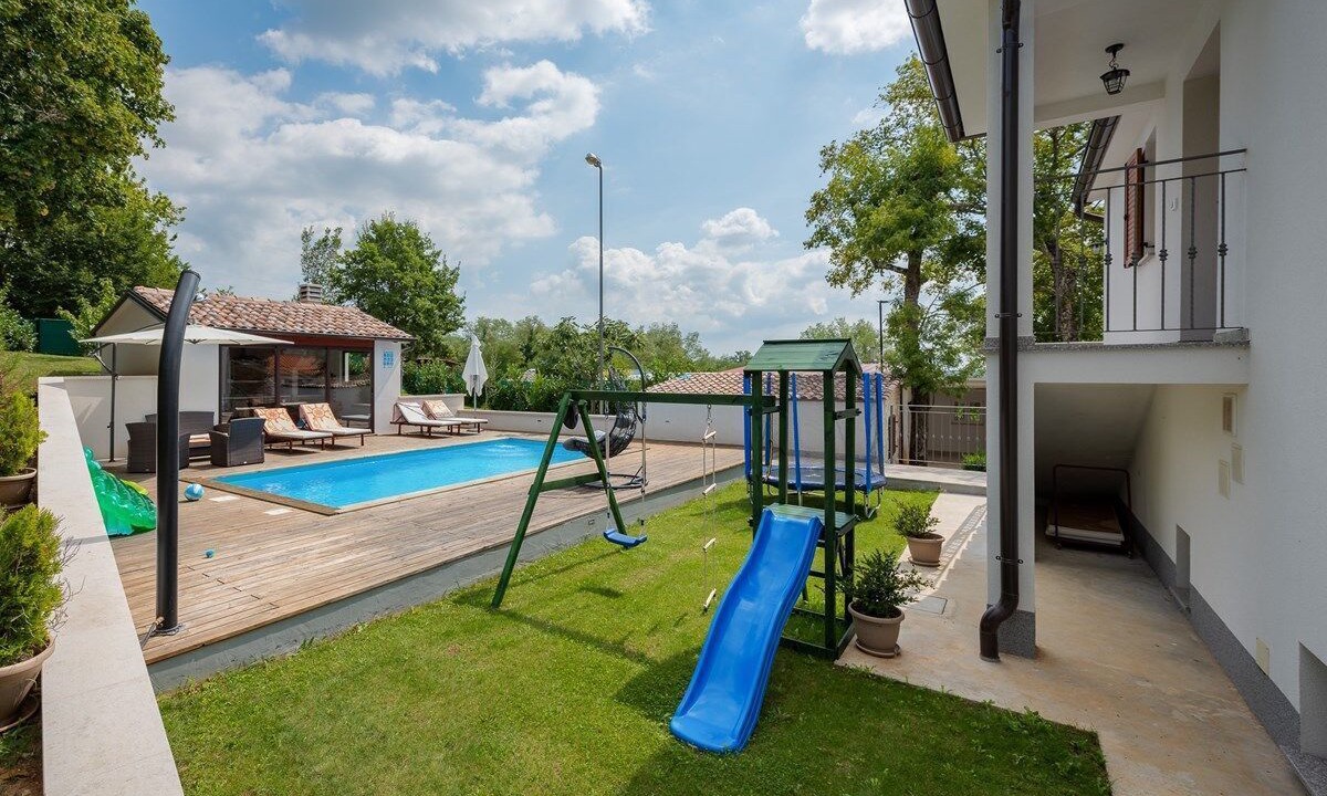 Photo of Outdoor in Lindar