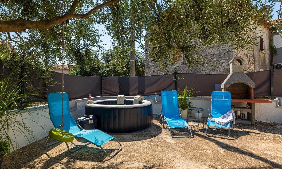 Photo of Outdoor in Mali Vareski