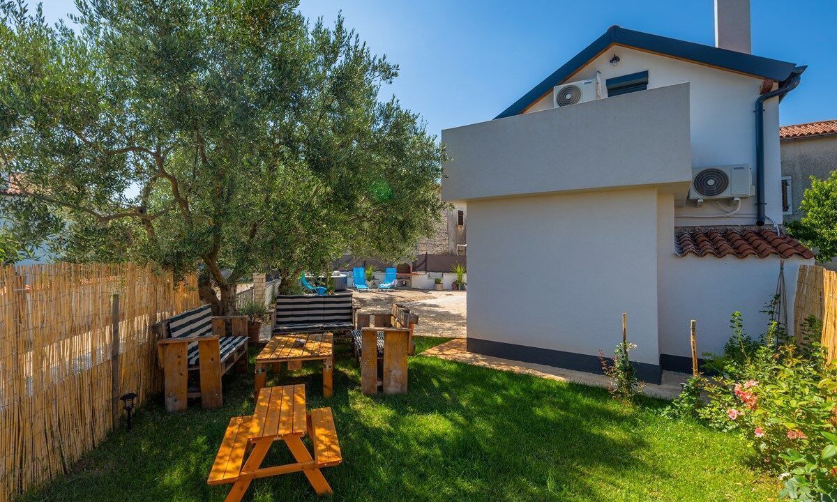 Photo of Outdoor in Mali Vareski