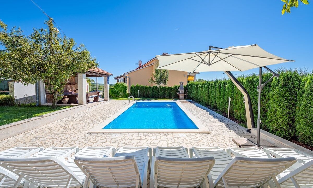 Photo of Outdoor in Lindar