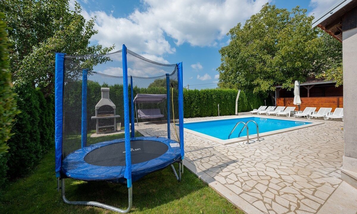 Photo of Outdoor in Lindar